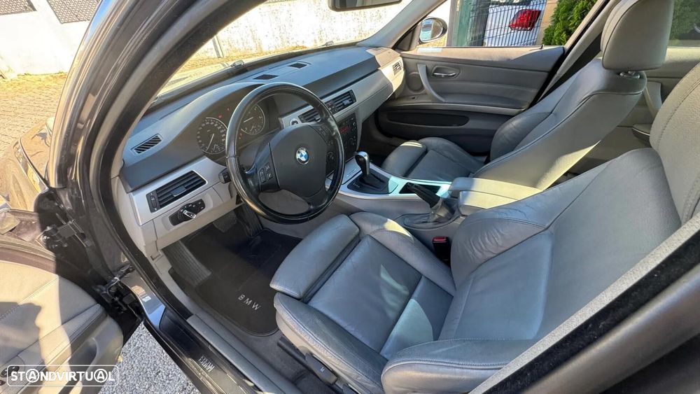 BMW 320 dA Exclusive - 13