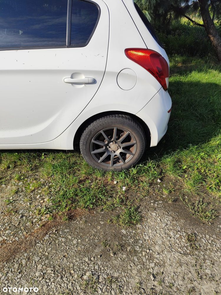 Hyundai i20 1.25 Wersja Jubileuszowa - 12