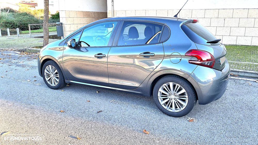 Peugeot 208 1.2 PureTech Style - 23