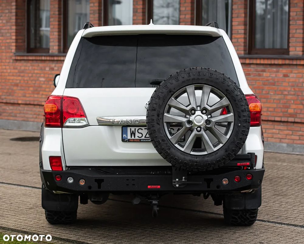 Toyota Land Cruiser - 11