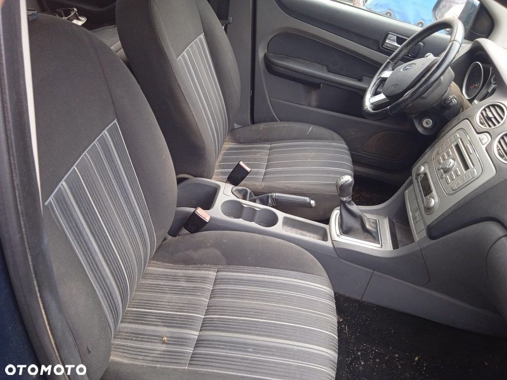 Na części Ford Focus MK2 Combi 1.6 TDCi DV6 T4 silnik skrzynia biegów klapa błotnik drzwi zderzak - 6