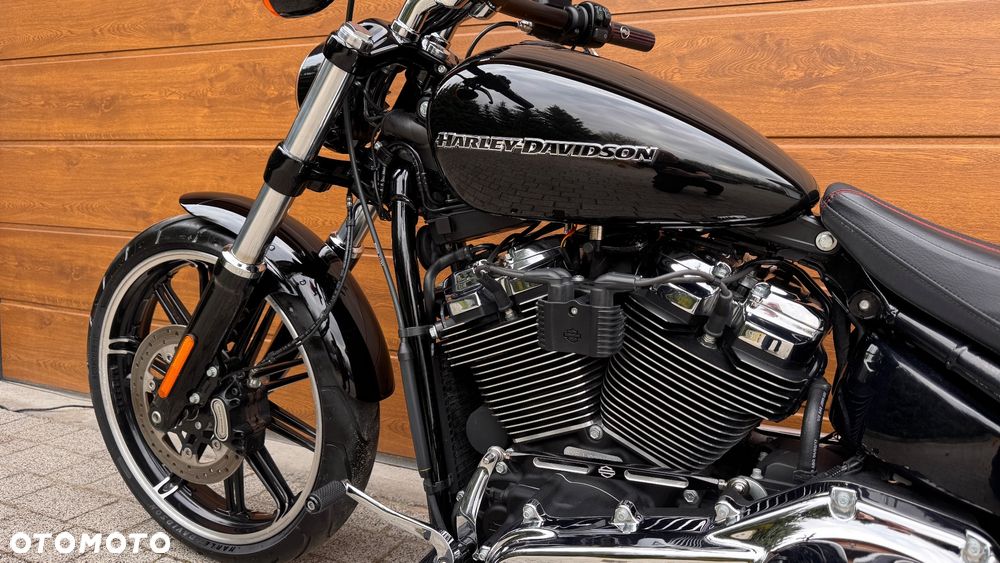 Harley-Davidson Softail Breakout - 6