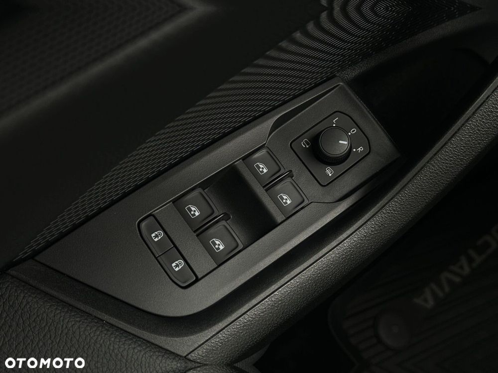 Skoda Octavia 2.0 TSI RS DSG - 17