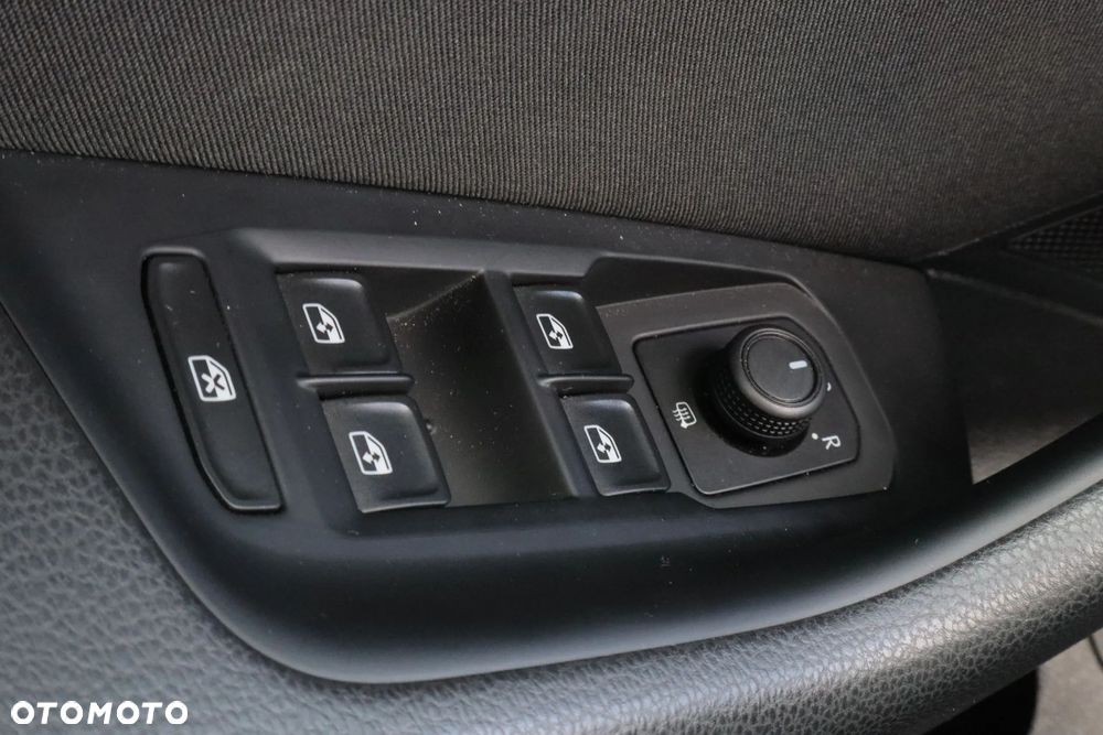 Volkswagen Passat 1.5 TSI EVO Business DSG - 25