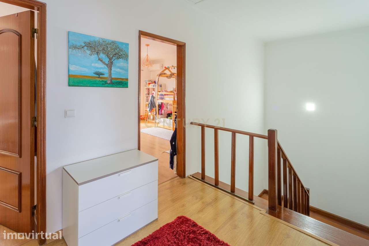Moradia Geminada T5 – 243 m² | Lote 375 m² - Grande imagem: 4/40