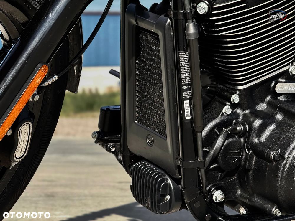 Harley-Davidson Softail Street Bob - 27