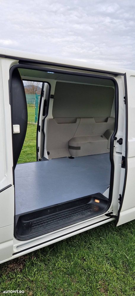 Volkswagen Transporter - 11