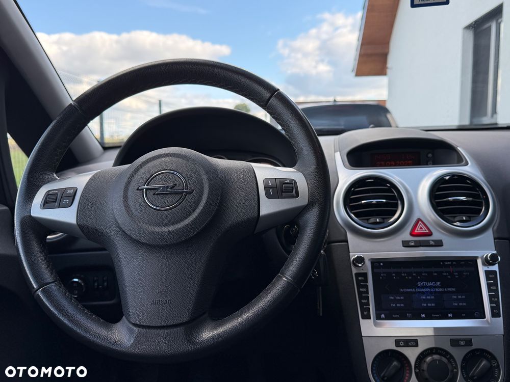 Opel Corsa 1.2 16V Cosmo - 7