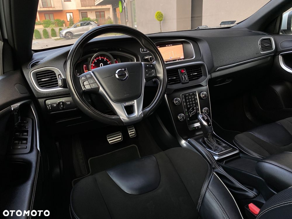 Volvo V40 T4 Drive-E R-Design Momentum - 27
