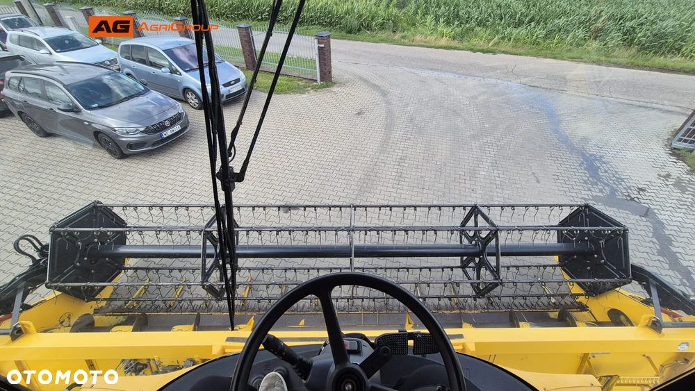New Holland CSX 7070 2009R - 14