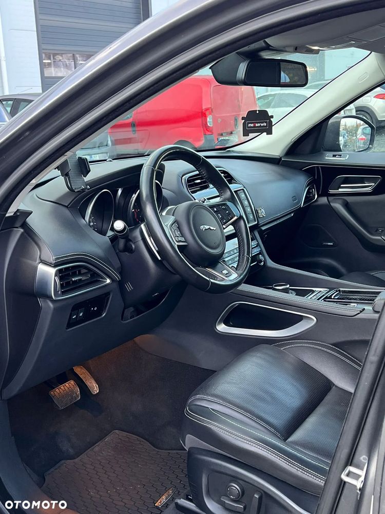 Jaguar F-Pace 2.0 i4D AWD R-Sport - 19