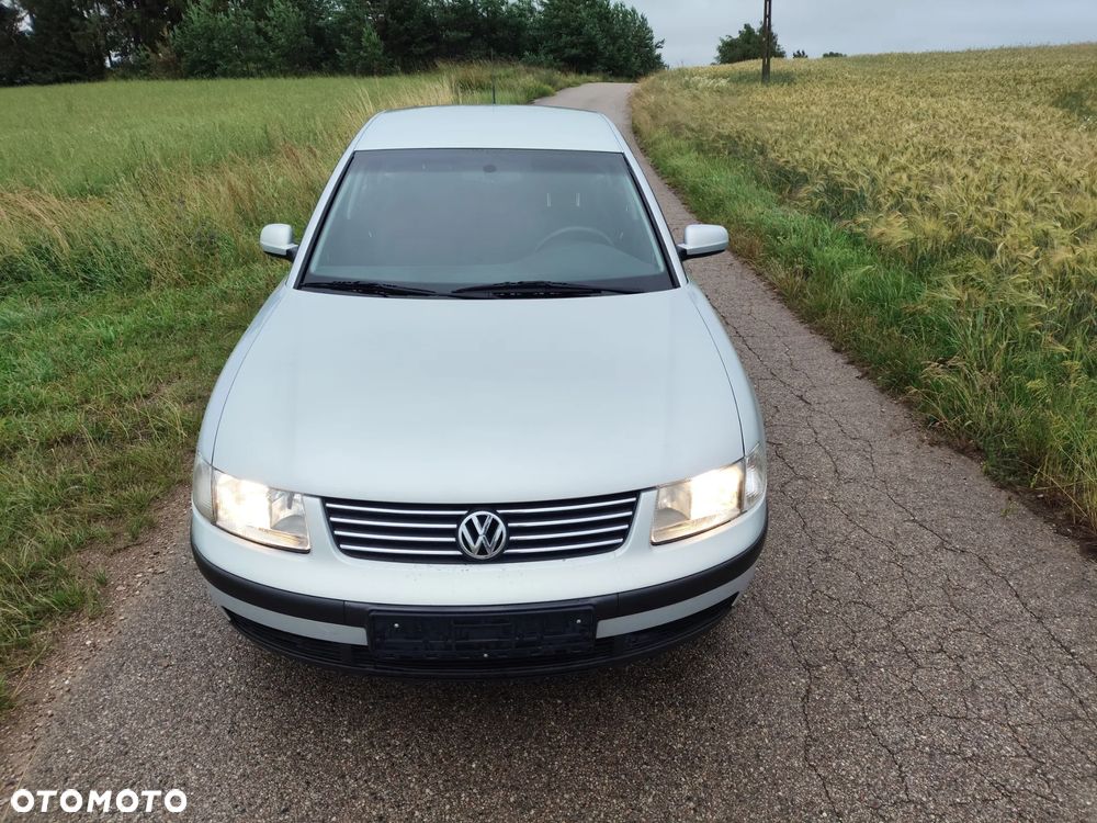 Volkswagen Passat 1.9 TDI Highline - 7