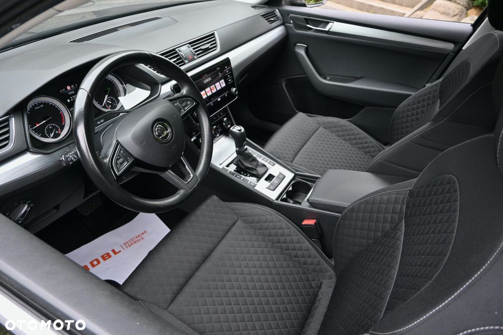 Skoda Superb 2.0 TDI SCR Sportline DSG - 17