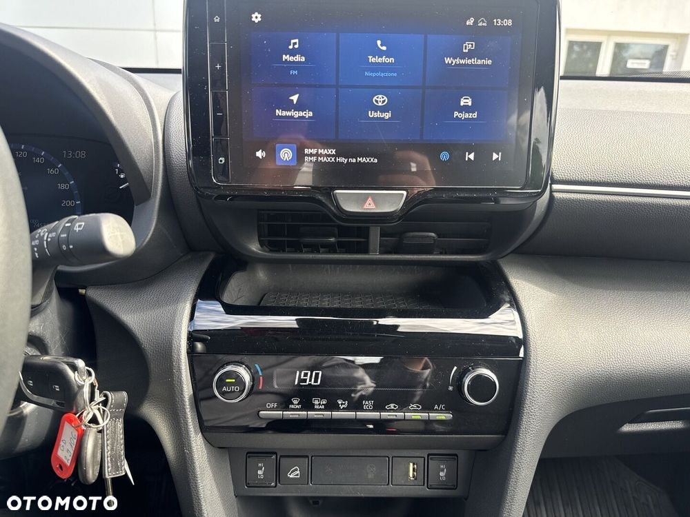 Toyota Yaris Cross Hybrid 1.5 Comfort 4x4 - 18