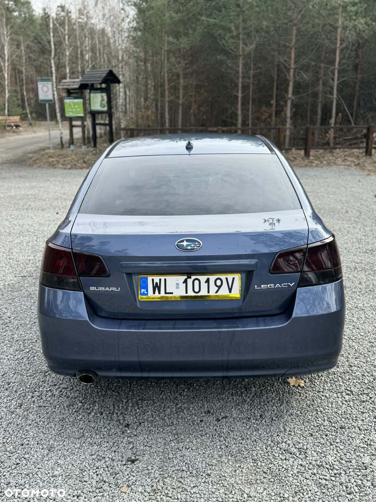 Subaru Legacy - 8