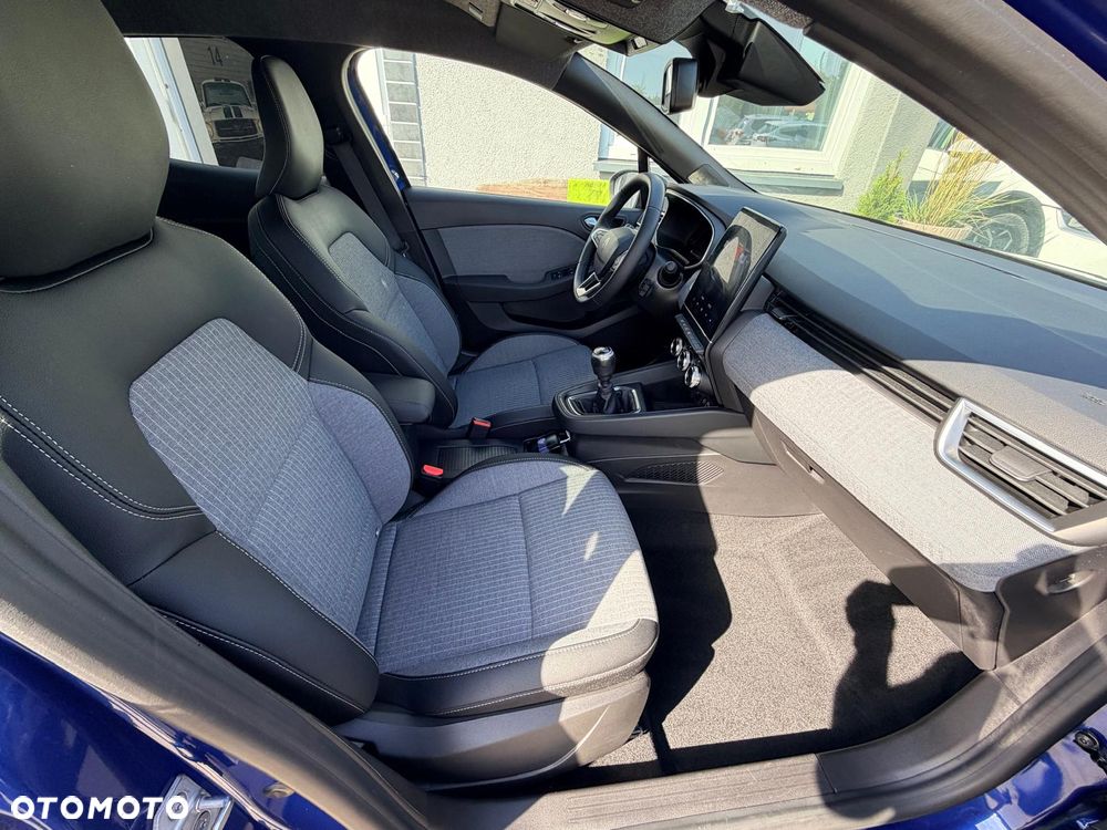 Renault Clio TCe 90 EVOLUTION - 9