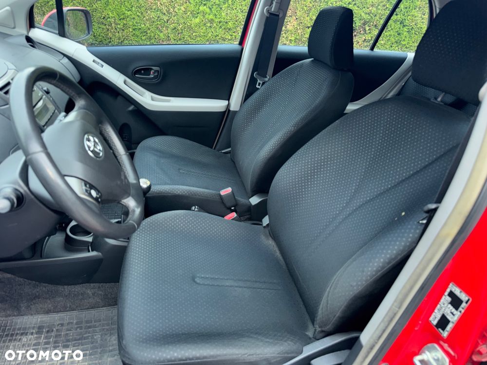 Toyota Yaris 1.3 VVT-i Sol - 9