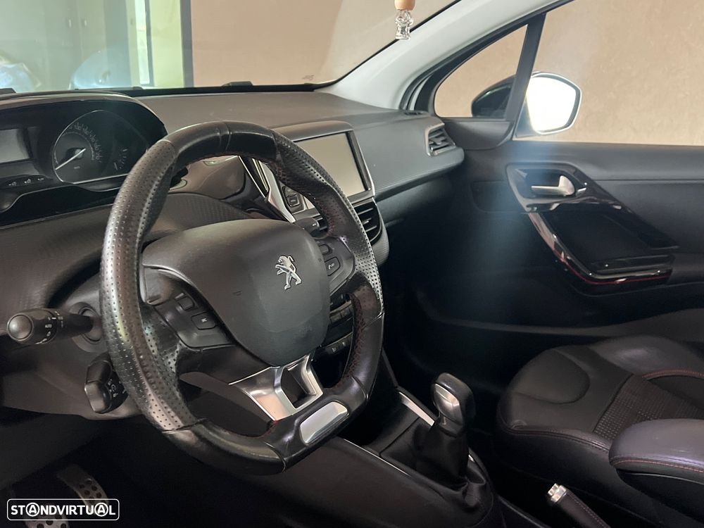 Peugeot 208 - 15