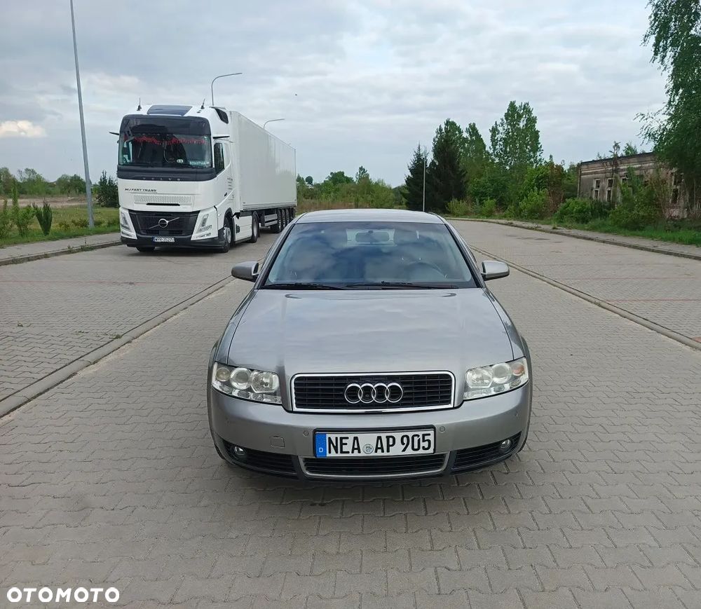 Audi A4 Limousine - 9