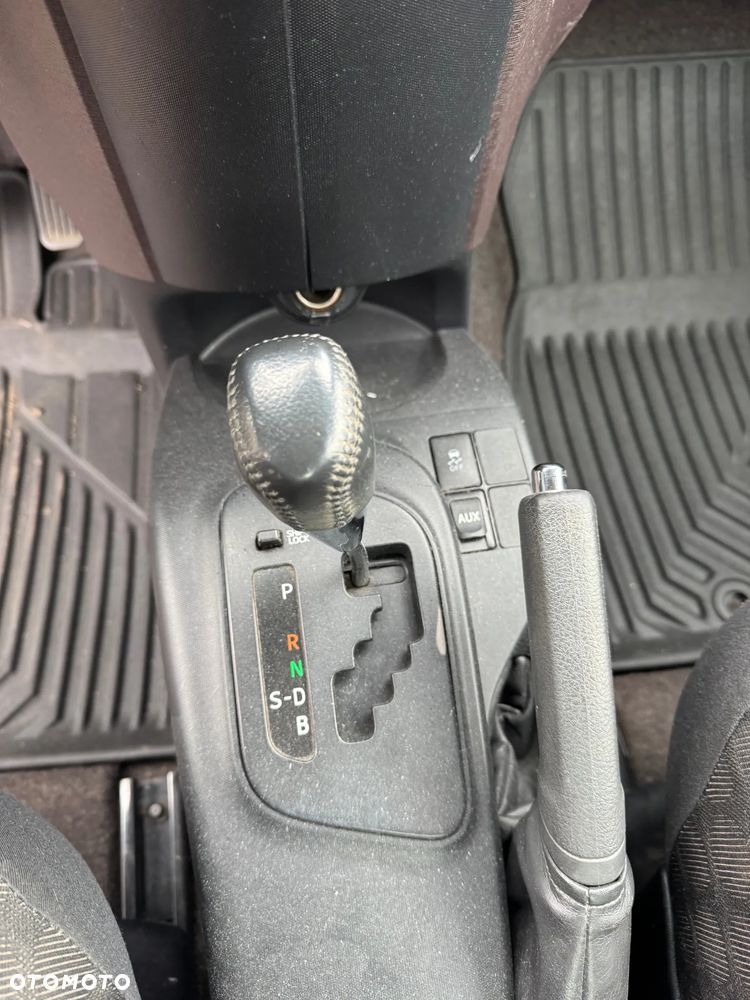 Toyota iQ 1.0 Sol CVT - 8