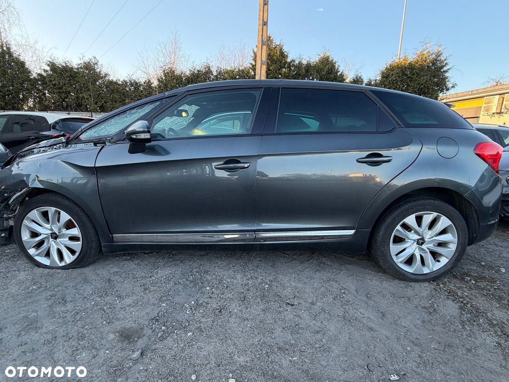 Citroën DS5 e-HDi 115 EGS6 SoChic - 4