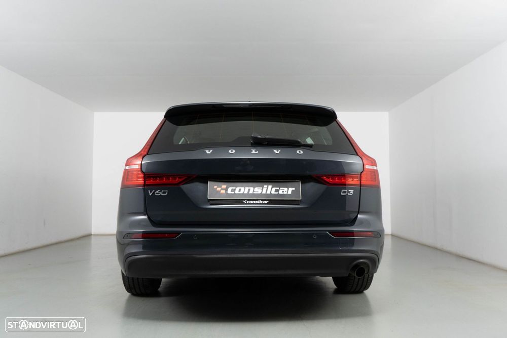 Volvo V60 2.0 D3 Momentum - 4