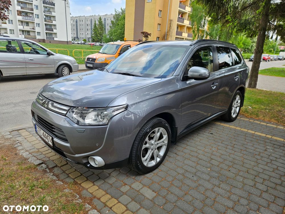 Mitsubishi Outlander 2.2 DID Instyle Navi - 3