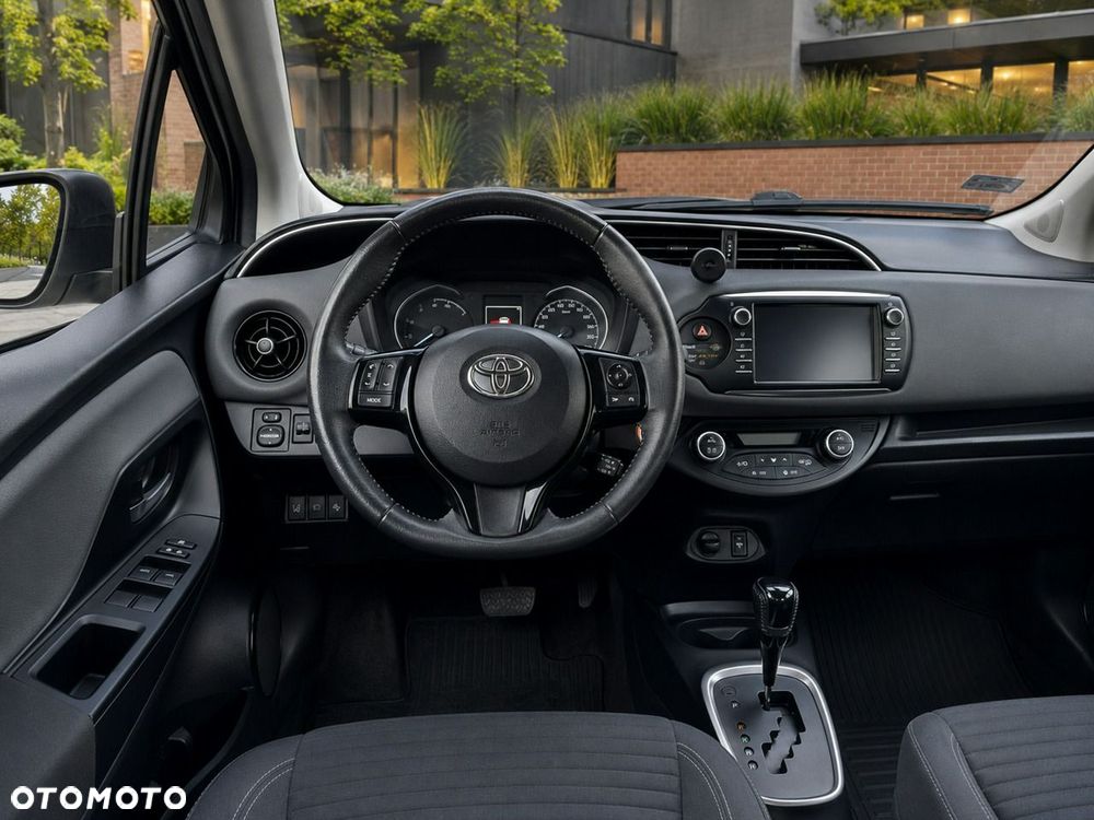 Toyota Yaris Hybrid 100 Dynamic EU6 - 4