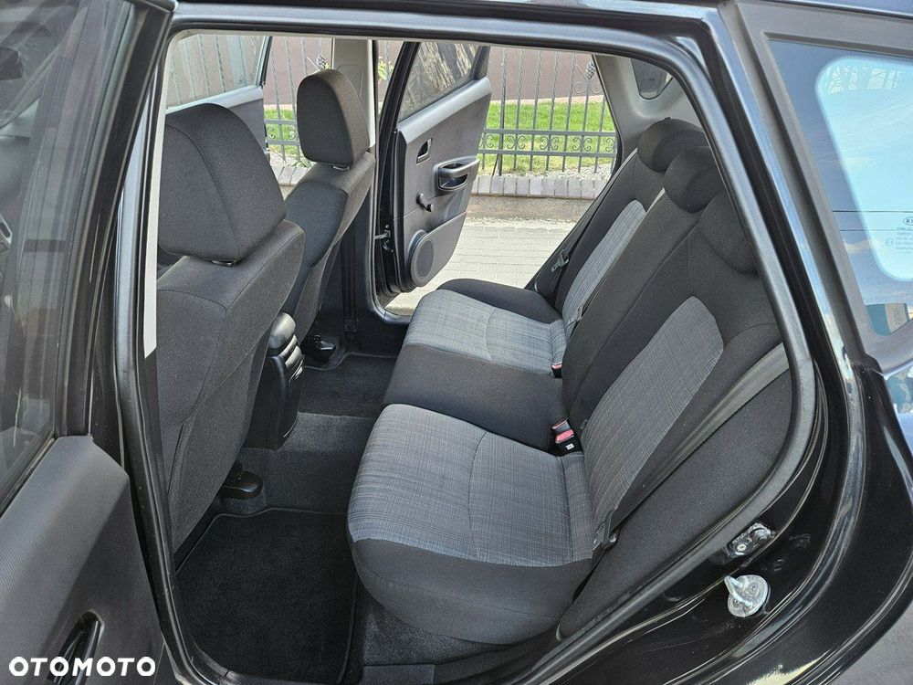 Kia Ceed - 9