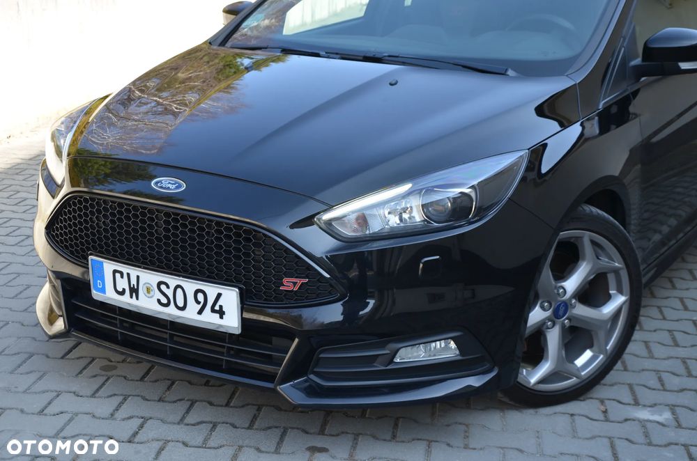 Ford Focus 2.0 TDCi ST mit Leder-Exclusiv-Paket - 34