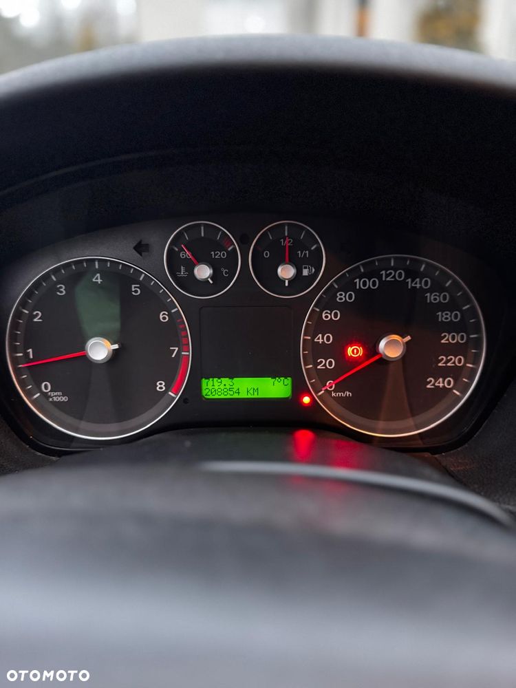 Ford Focus 1.6 16V Ghia - 9