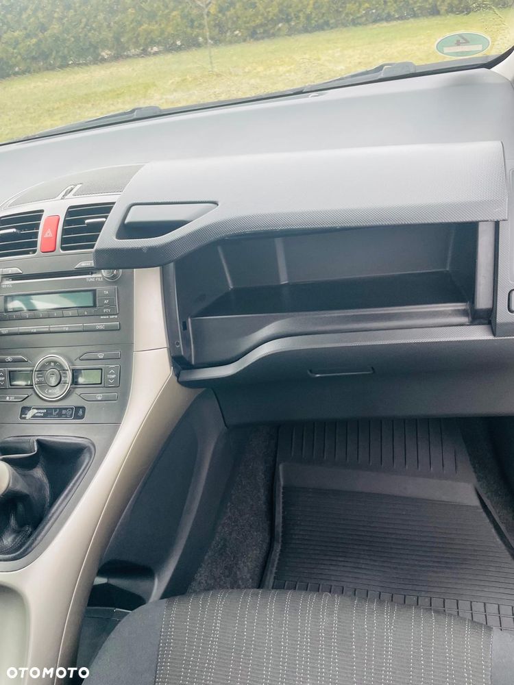 Toyota Auris 1.6 VVT-i Team - 24