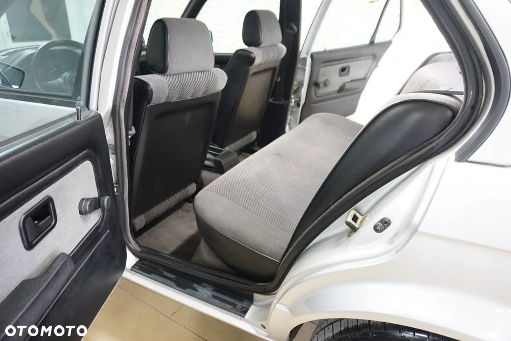 BMW Seria 3 316i - 28