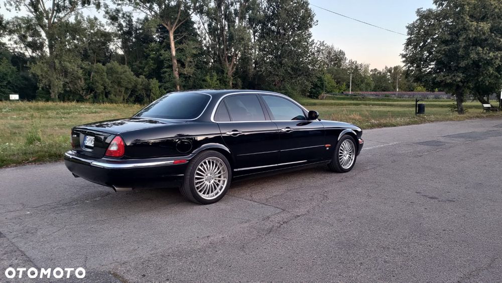 Jaguar XJR 4.2 - 6
