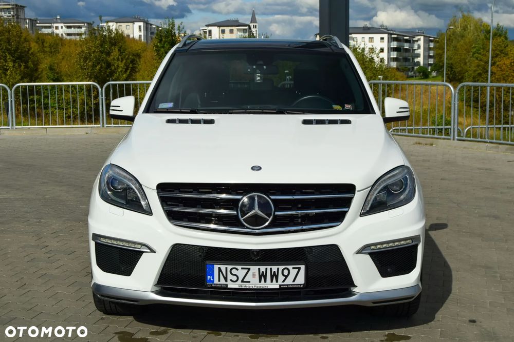 Mercedes-Benz ML 63 AMG 4Matic AMG SPEEDSHIFT 7G-TRONIC AMG Performance Package - 3