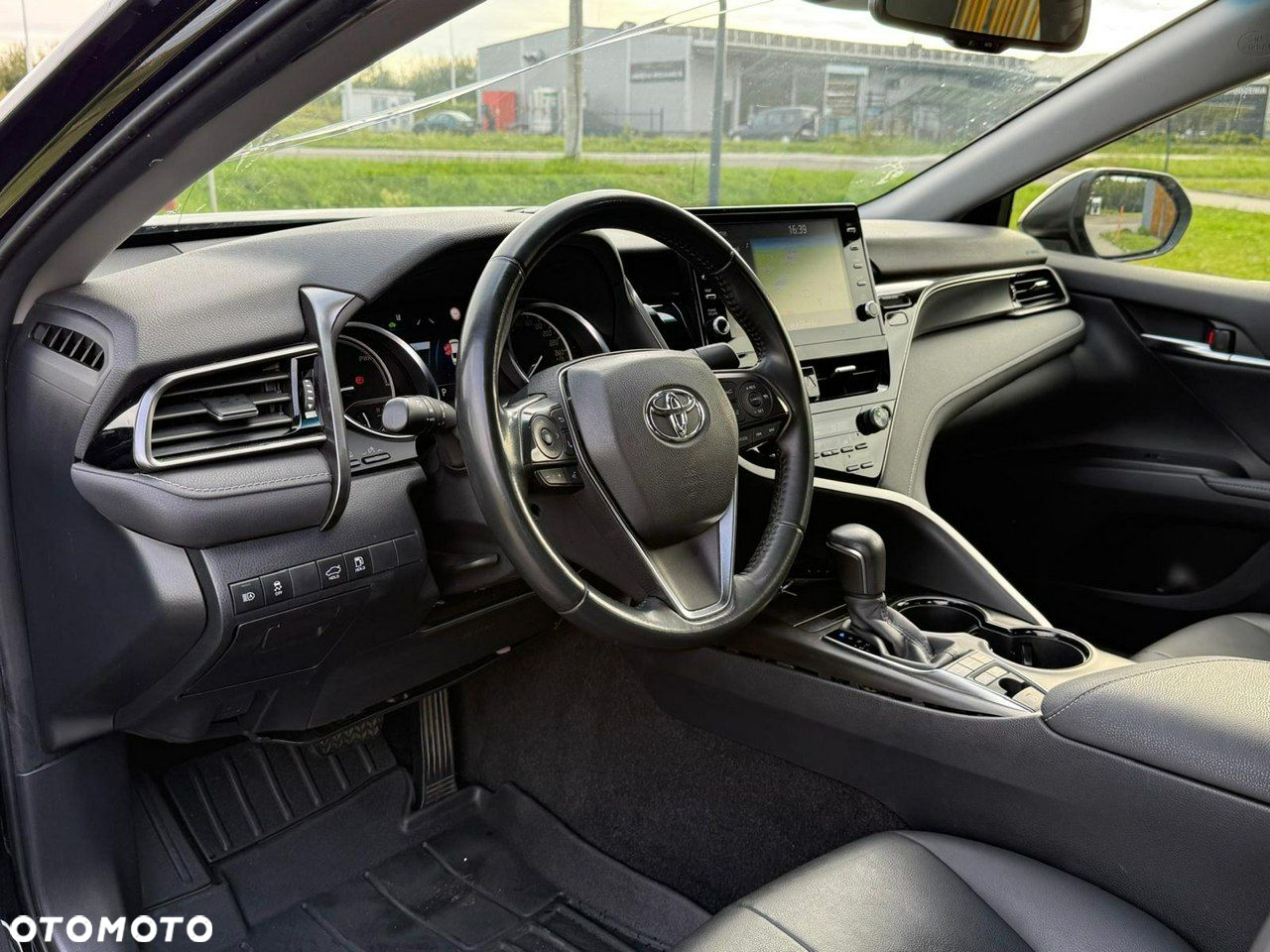 Toyota Camry - 10