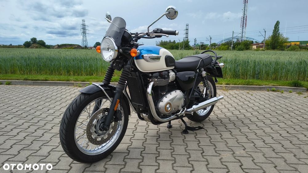 Triumph Bonneville - 13