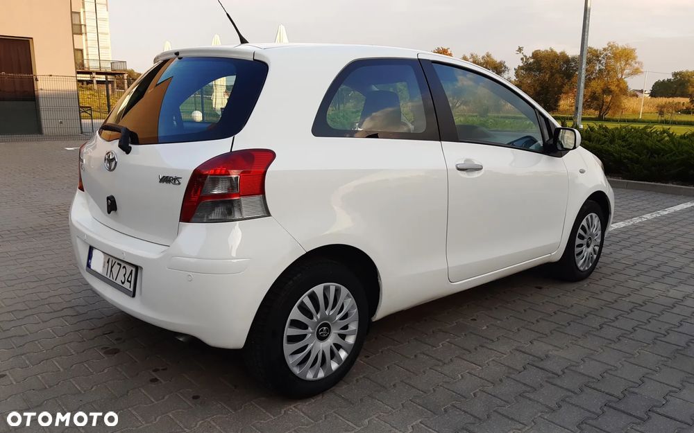 Toyota Yaris 1.4 D-4D Luna - 4