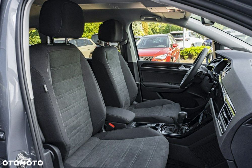 Volkswagen Touran - 18