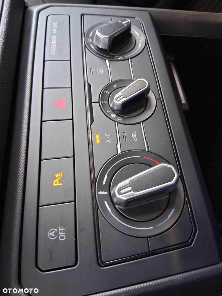 Volkswagen T-Cross - 21