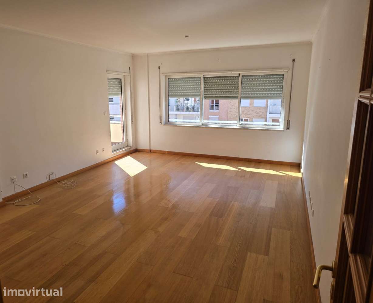 Apartamento T2 - Alto do Lumiar - Quinta das Conchas - Grande imagem: 2/16