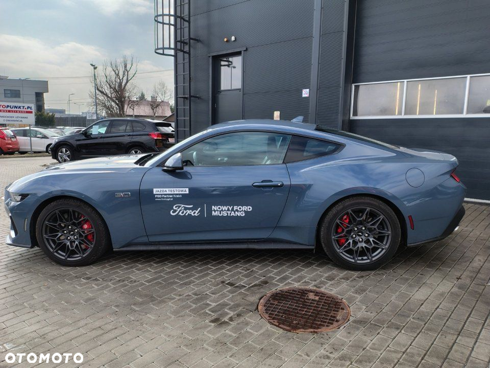 Ford Mustang - 4