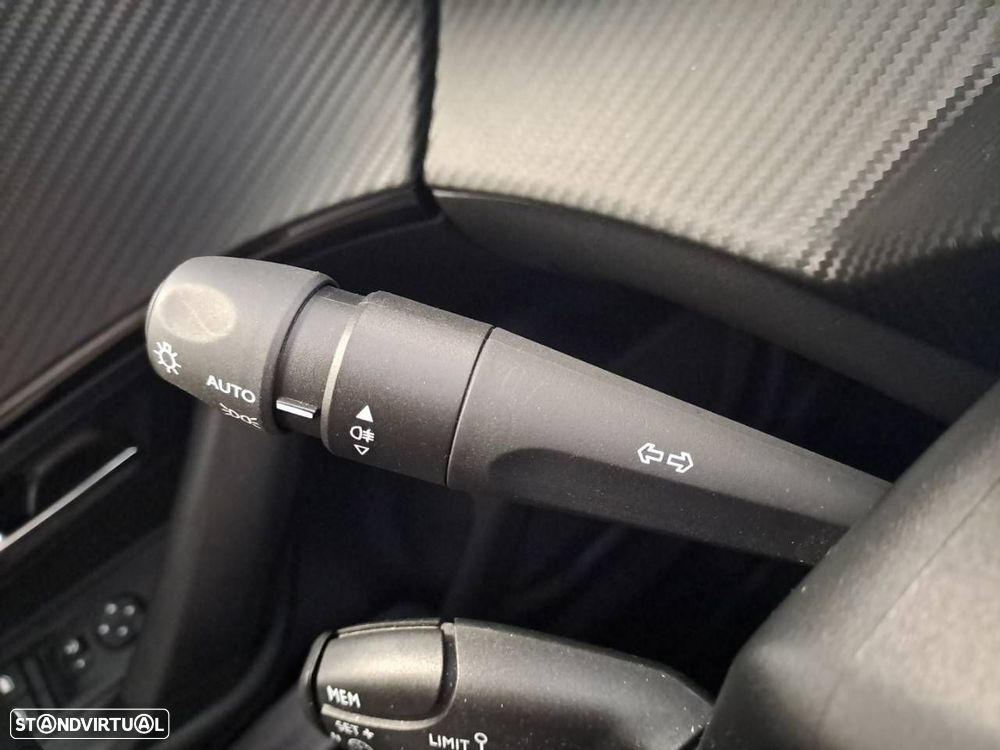 Peugeot 2008 1.2 PureTech Active Pack - 14