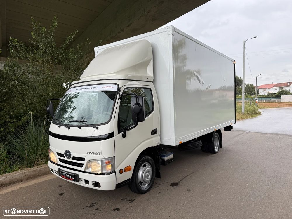 Toyota DYNA M 35.33 3.0 D4D AC ABS Plataforma