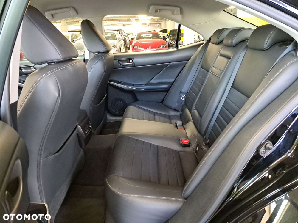 Lexus IS 200t Elegance - 13