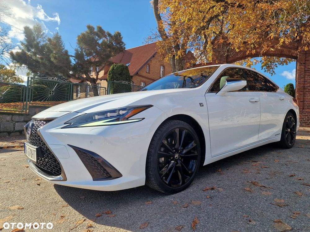 Lexus ES 300h F Sport Edition - 2