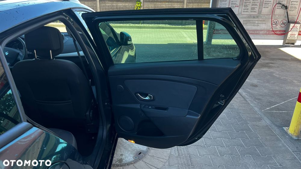 Renault Megane TCe 180 Dynamique - 17