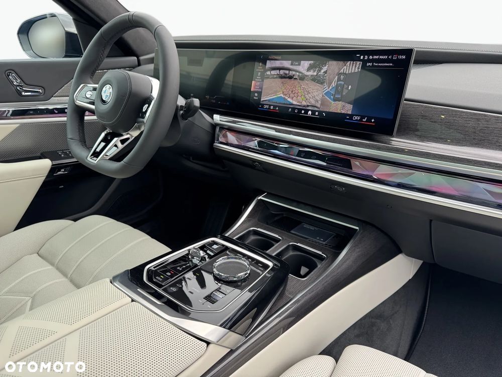 BMW Seria 7 740d xDrive mHEV Nero Lusso Edition sport - 17