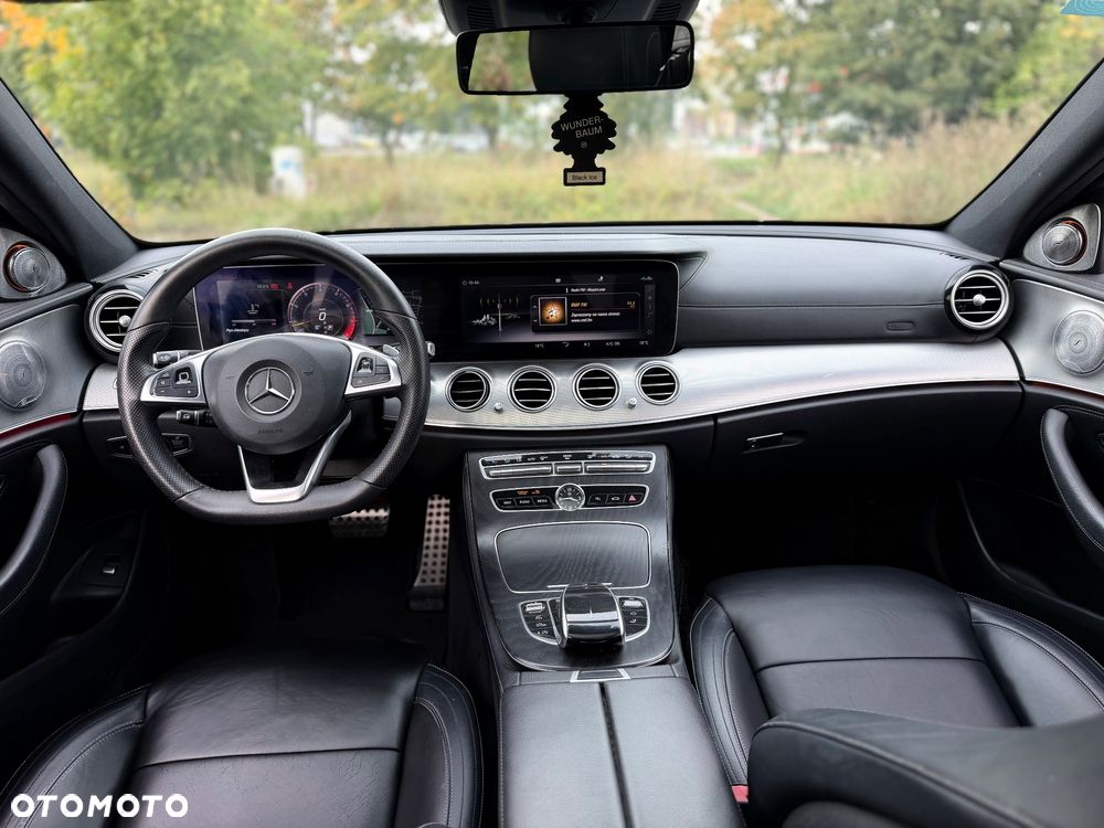Mercedes-Benz Klasa E 220 d 4Matic 9G-TRONIC AMG Line - 5