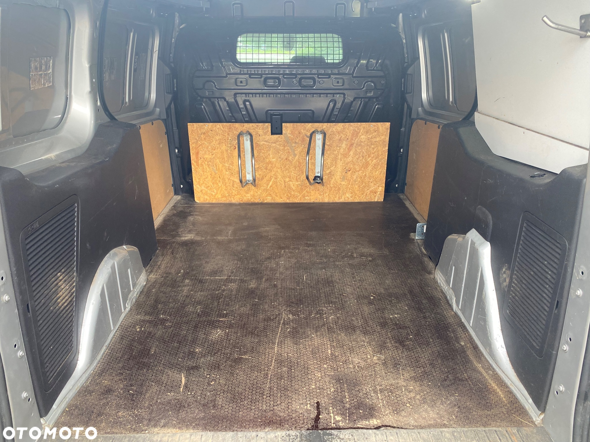 Ford Transit Connect - 8